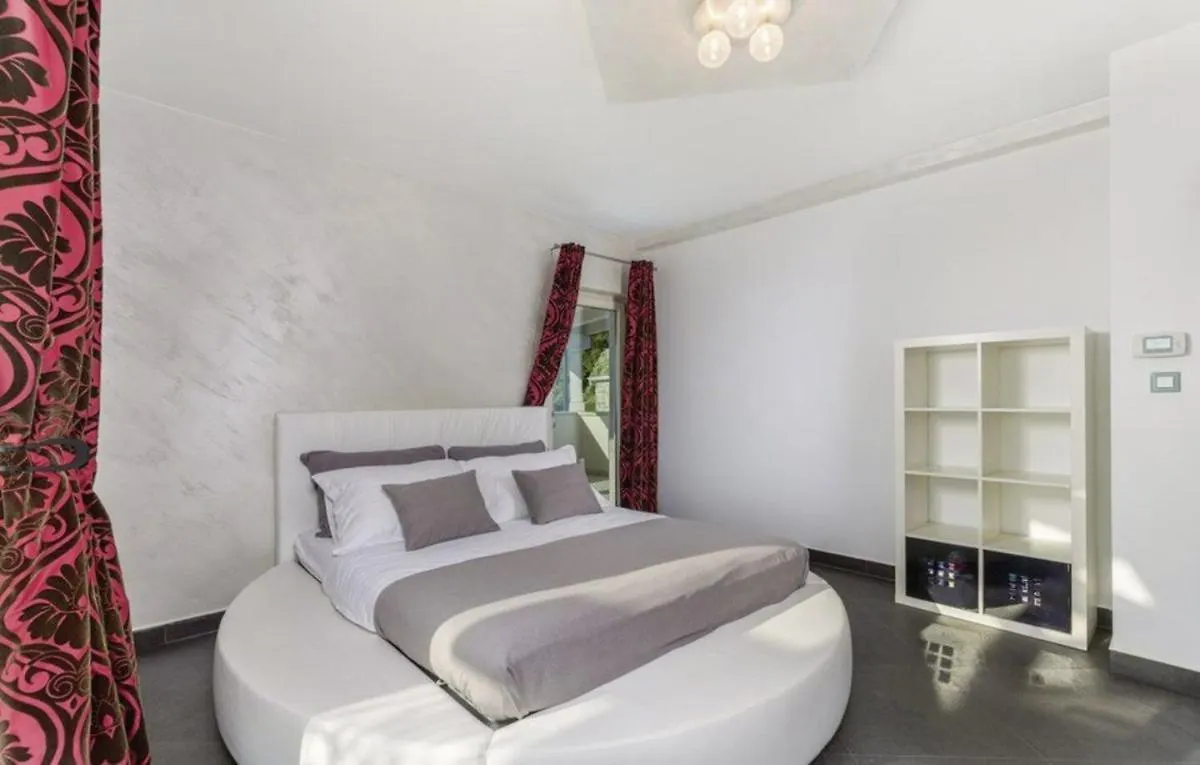 Villa Pasini In Livade - Haus Fuer 8 Personen