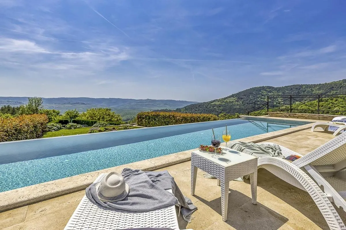 Villa Pasini In Livade - Haus Fuer 8 Personen